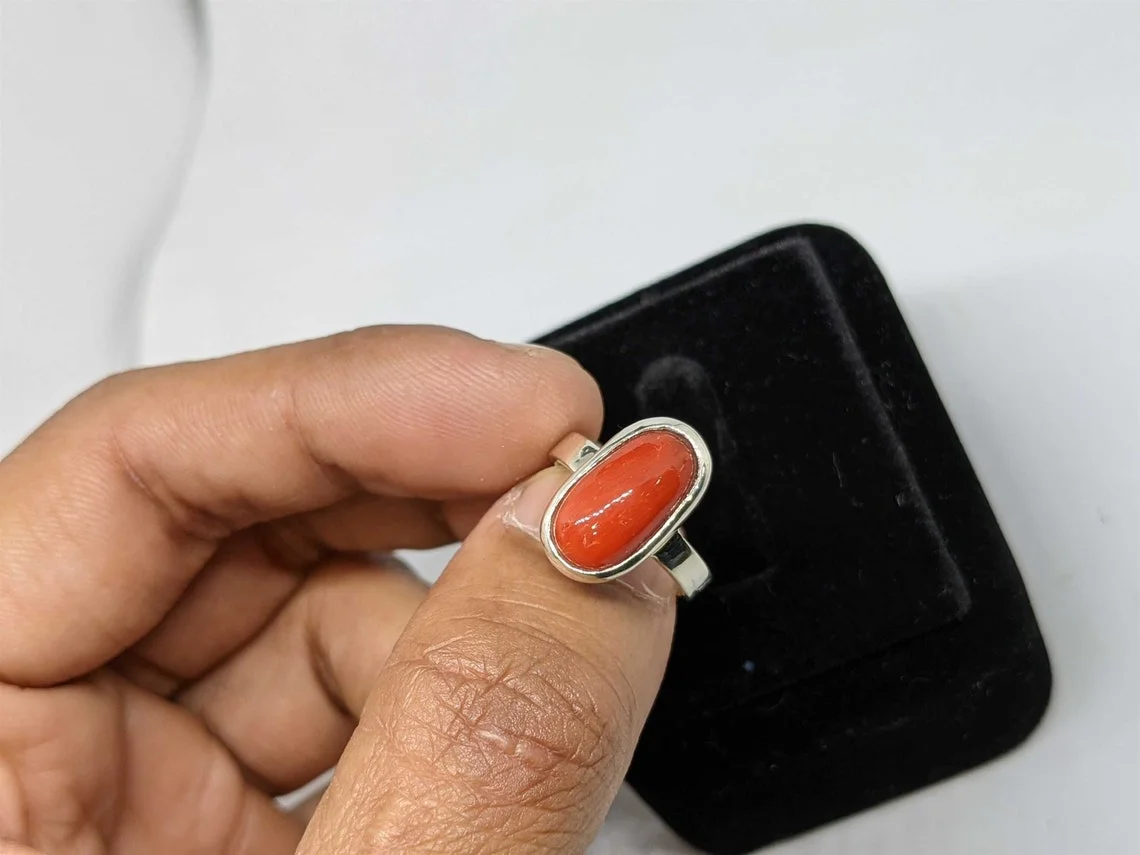 Natural certified 3-8ct red coral (moonga) gemstone ring